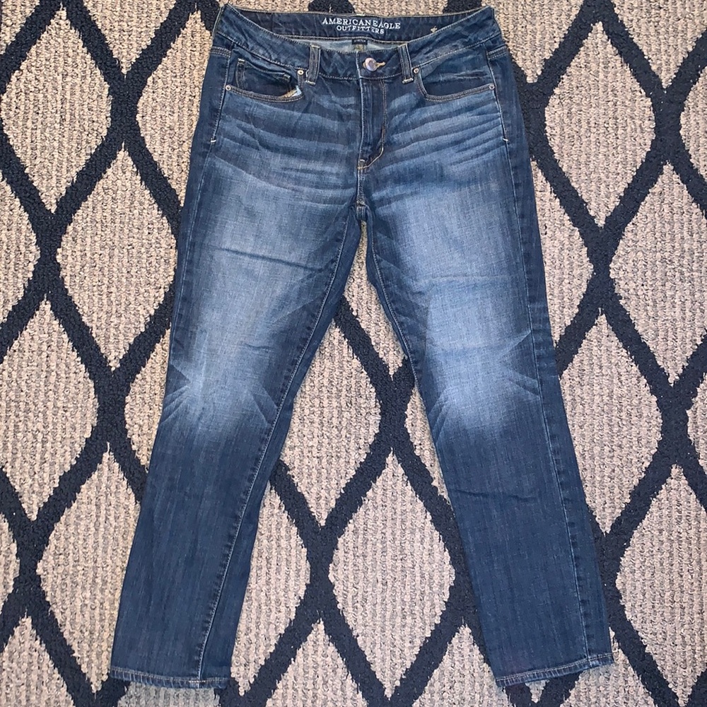 Skinny, stretch, mid rise jean